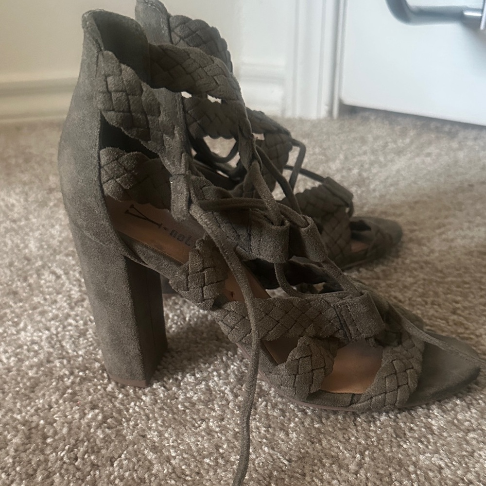 Elegant Women's Lace-Up Block Heels